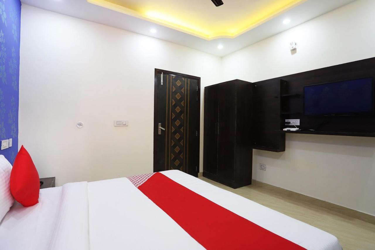 Oyo Flagship 42619 Diamond Key Hotel Delhi  Exterior photo